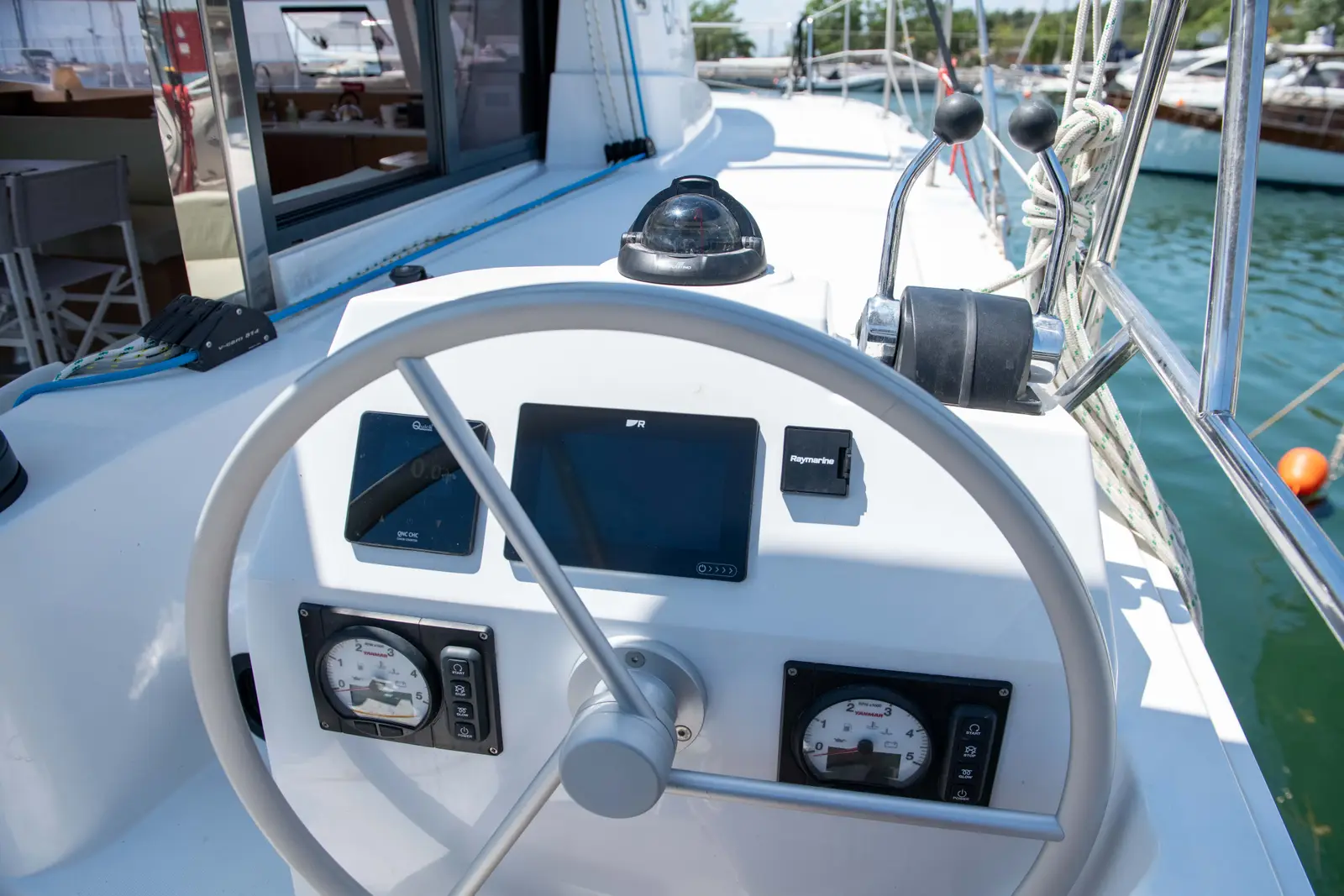 Ela Thalassa III, Foto 8