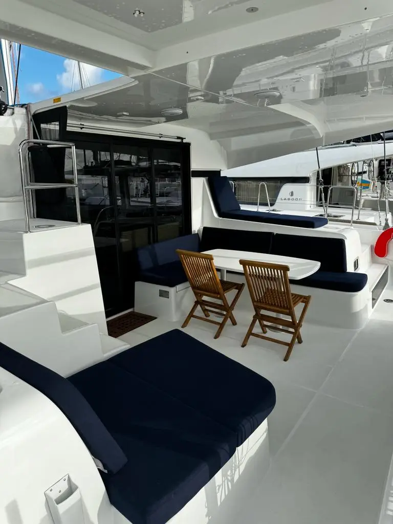 TI-BO II, Interior image