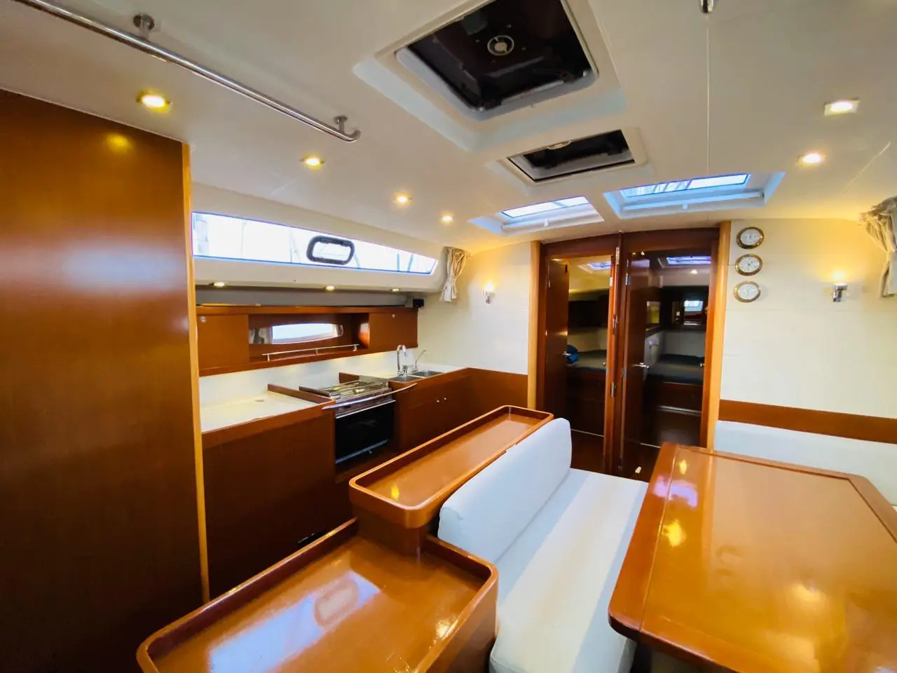 Free Spirit - Brand New engine 2020, Interior image