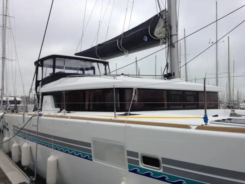 Maui, Ship