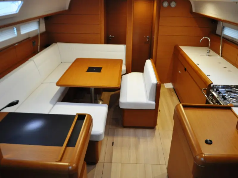 Ekaterina, Interior image