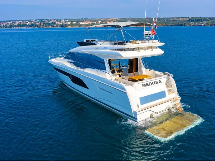 Medusa, Prestige 520 Fly 