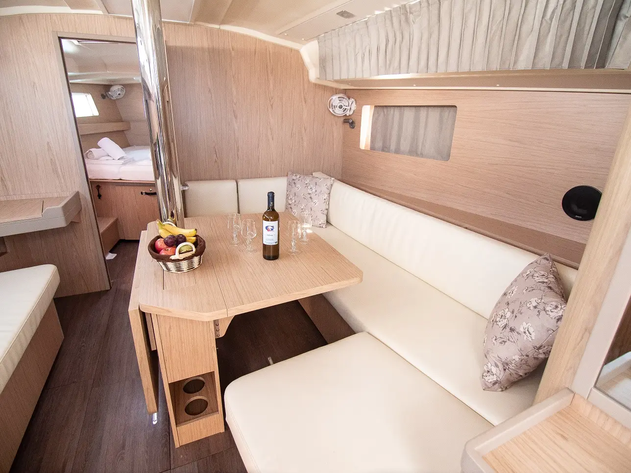 KOSTIS "Sails 2025", Interior image