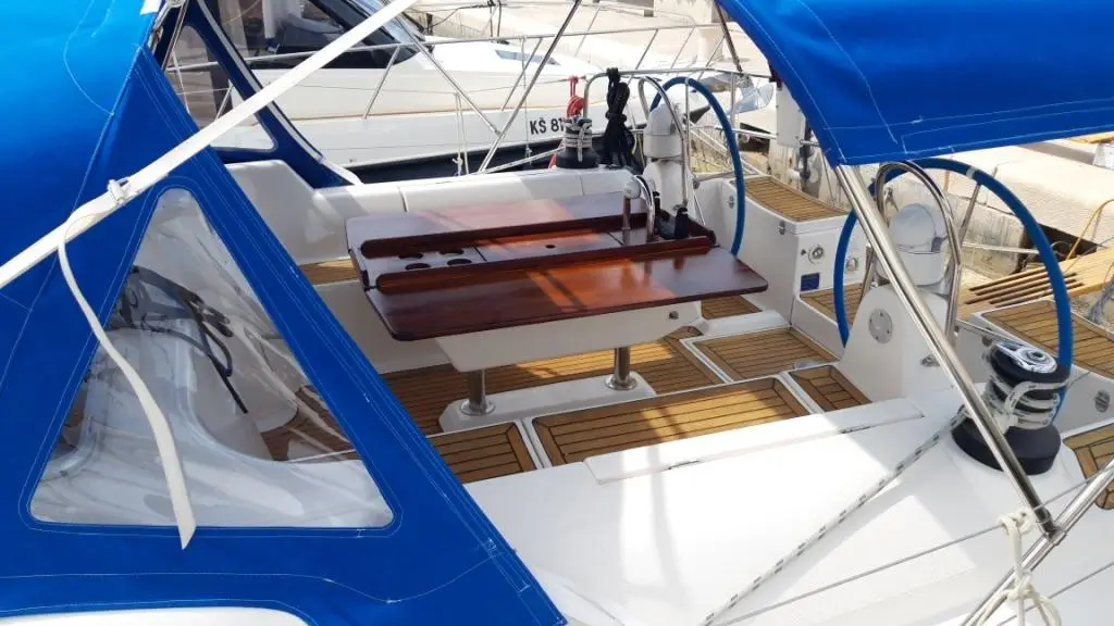 Hauraki (refit: 2025, new engine and solar panels), Foto 11