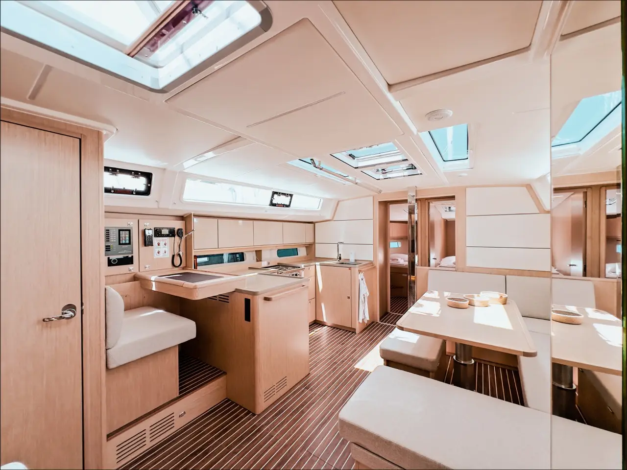 KYBELE, Interior image