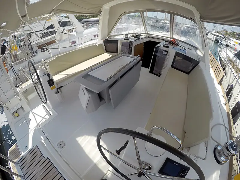 Neška II , Oceanis 45