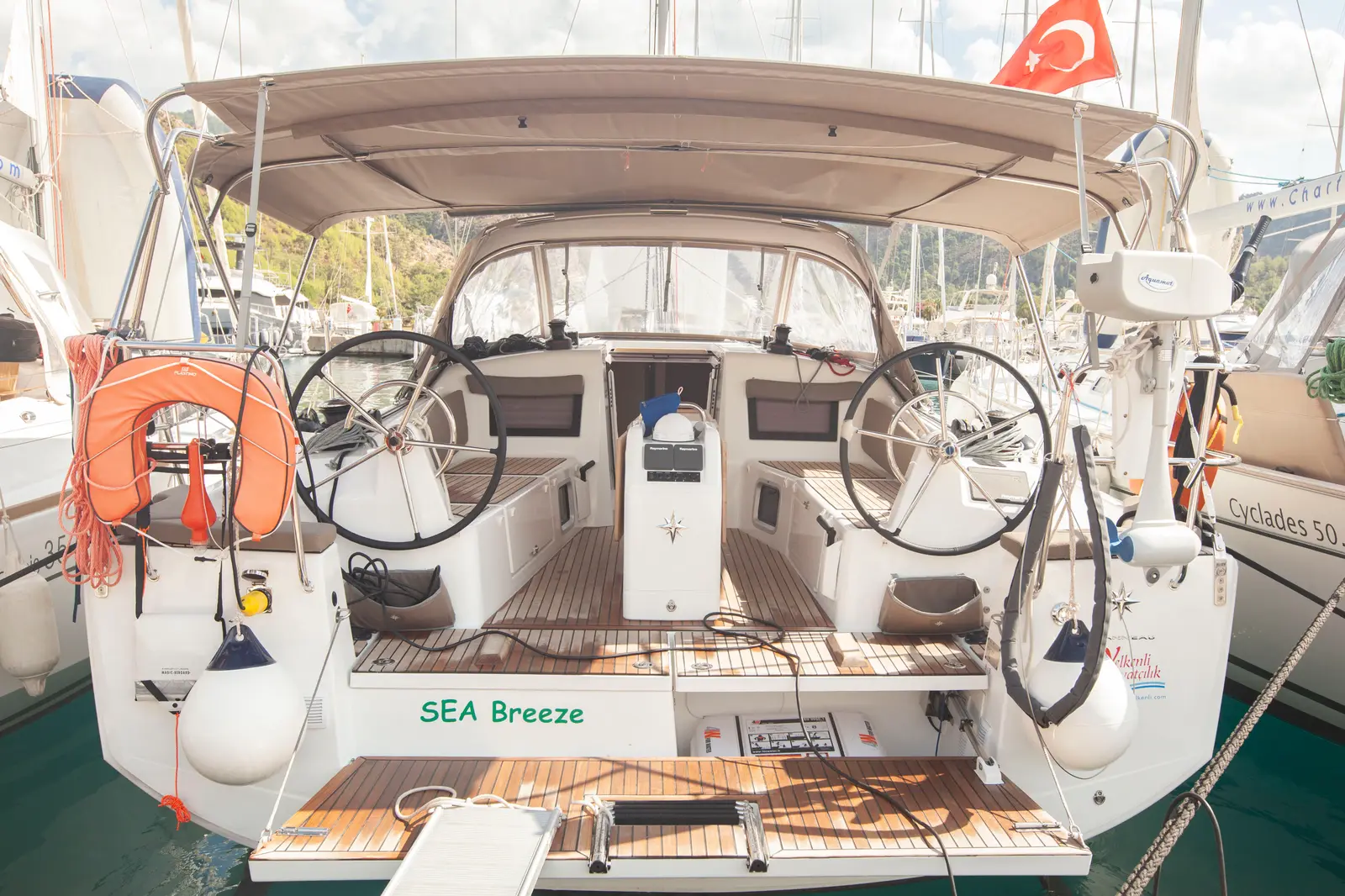 Sea Breeze, Transom