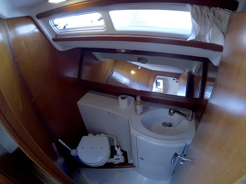Sportski Vuk, Bathroom