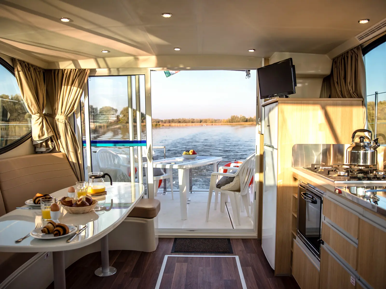 Cruiser Premium 6/8 Pers., Interior image