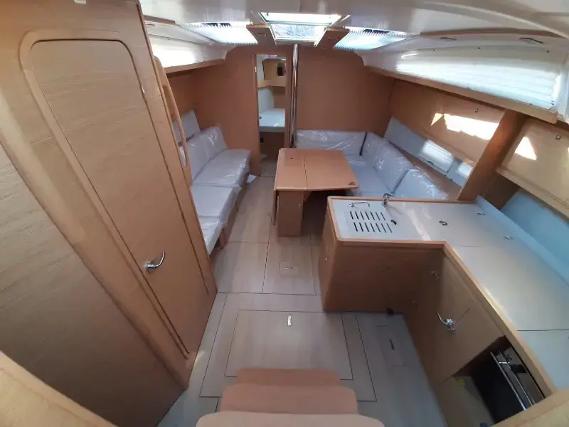 Nagini, Interior image