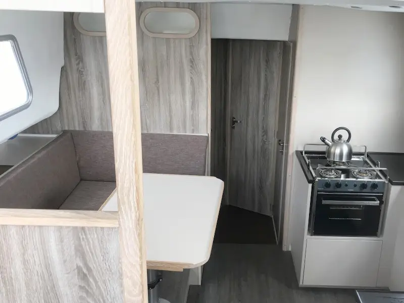 Caspian af Vadstena, Interior image