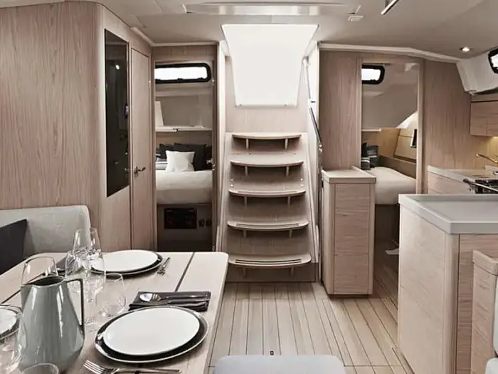 Oceanis 461/3/3 Classic, Interior image