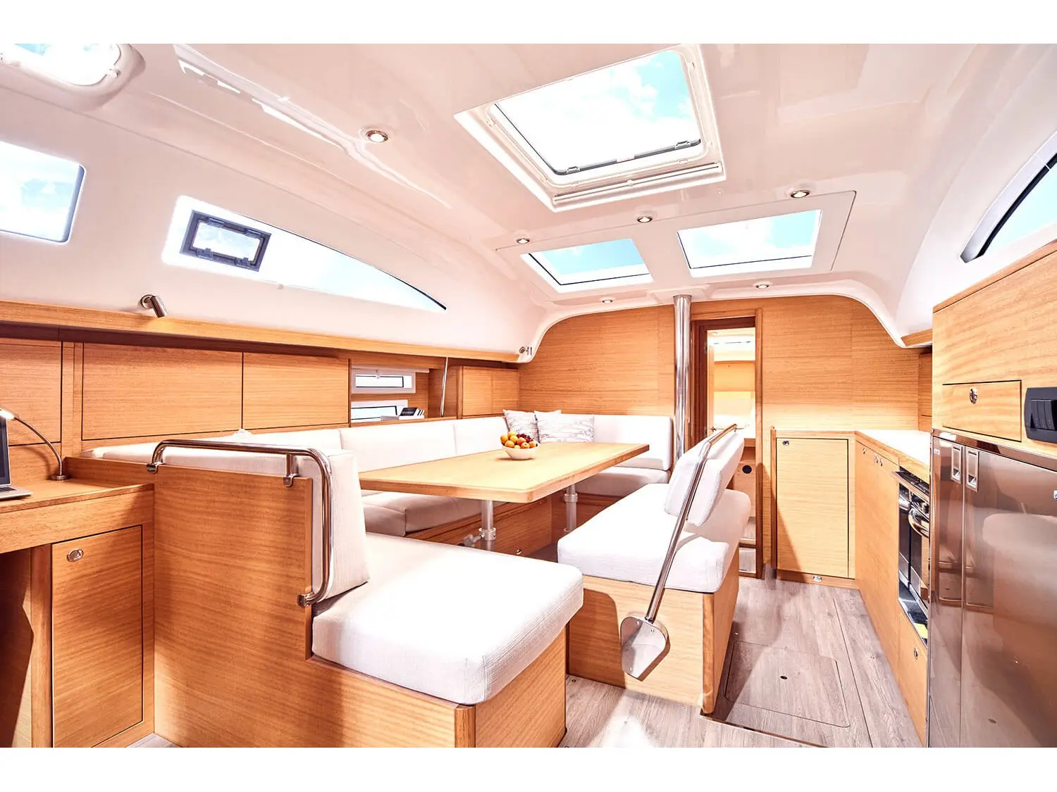 LILLEMOR II, Interior image