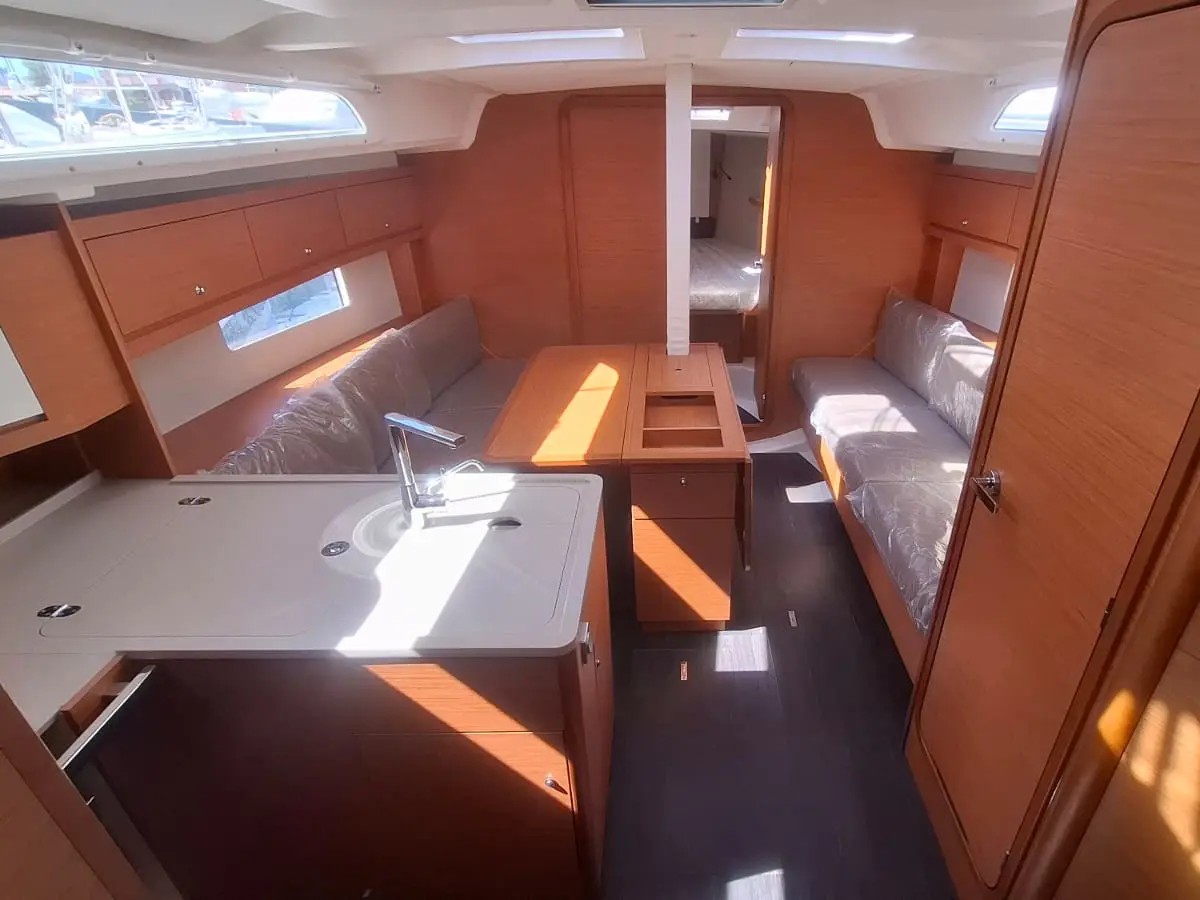 Nala, Interior image