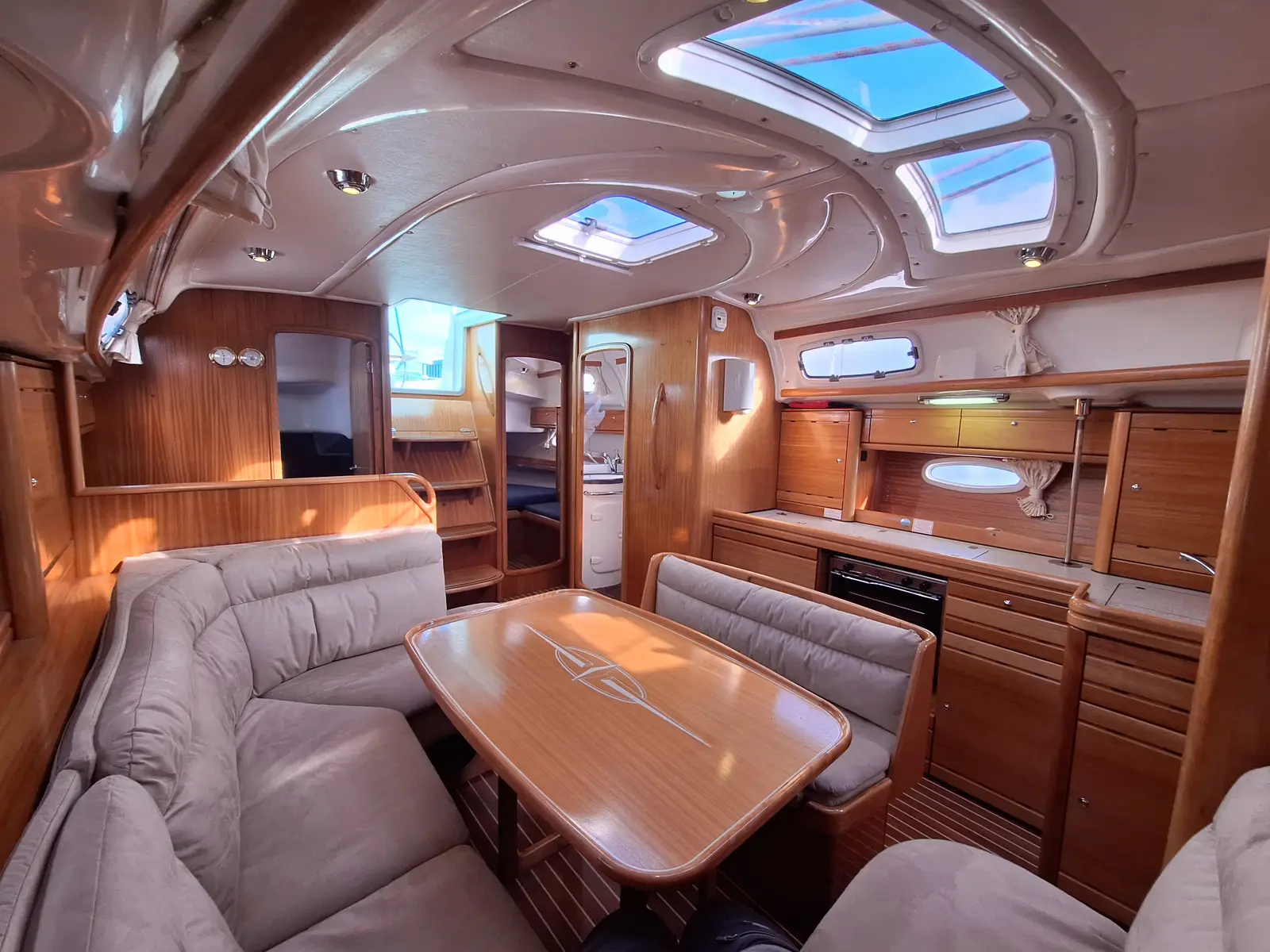 TY, Interior image
