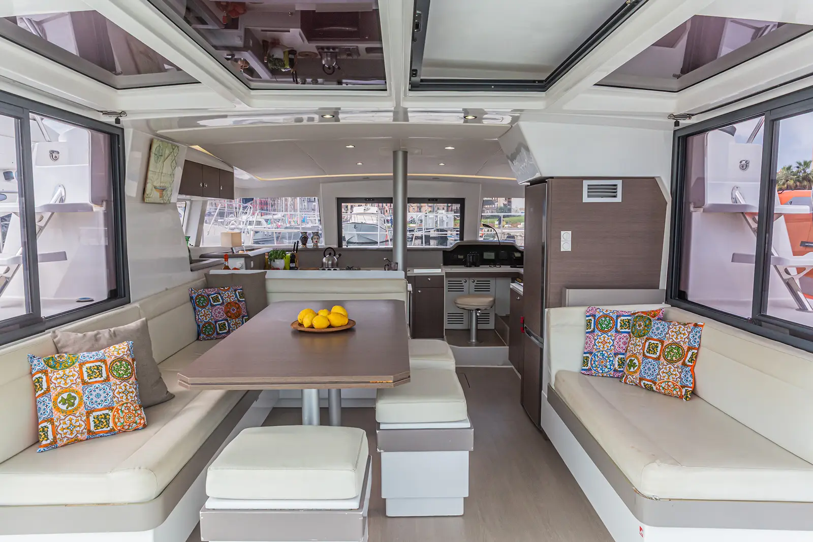 Talitha, Interior image