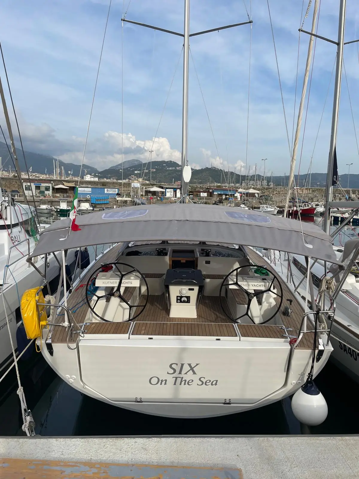 Six on the Sea, Foto 7