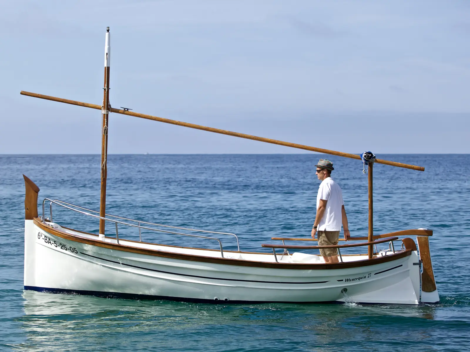 Roger De Lluria, Motorboat