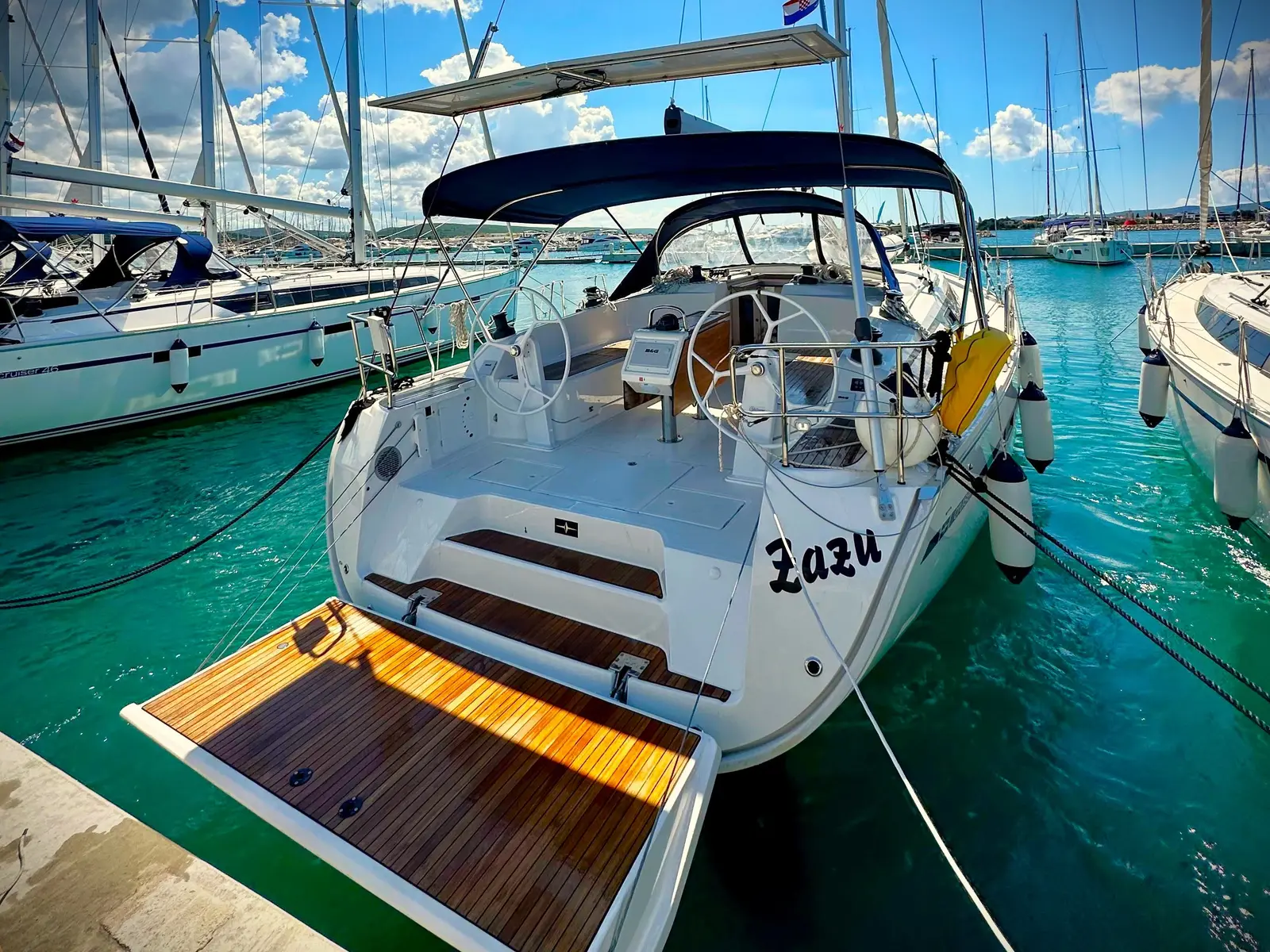 Zazu, Main image
