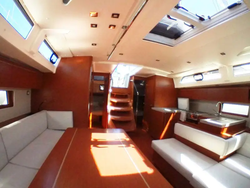 Euphoria, Interior image
