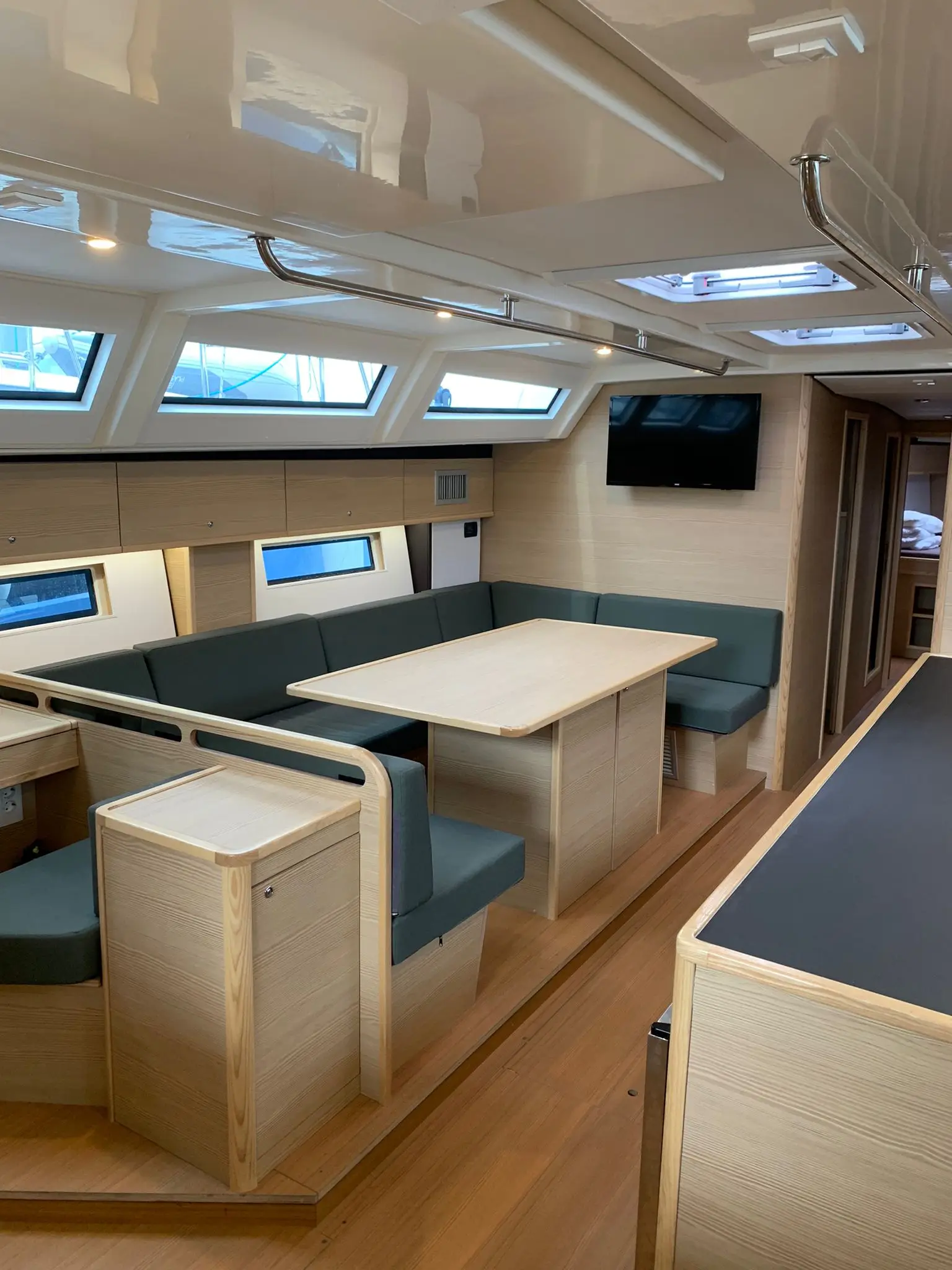OCEAN'S BLUE , Interior image