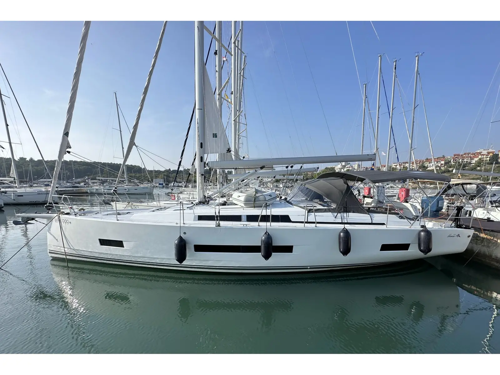 freebe, Main image