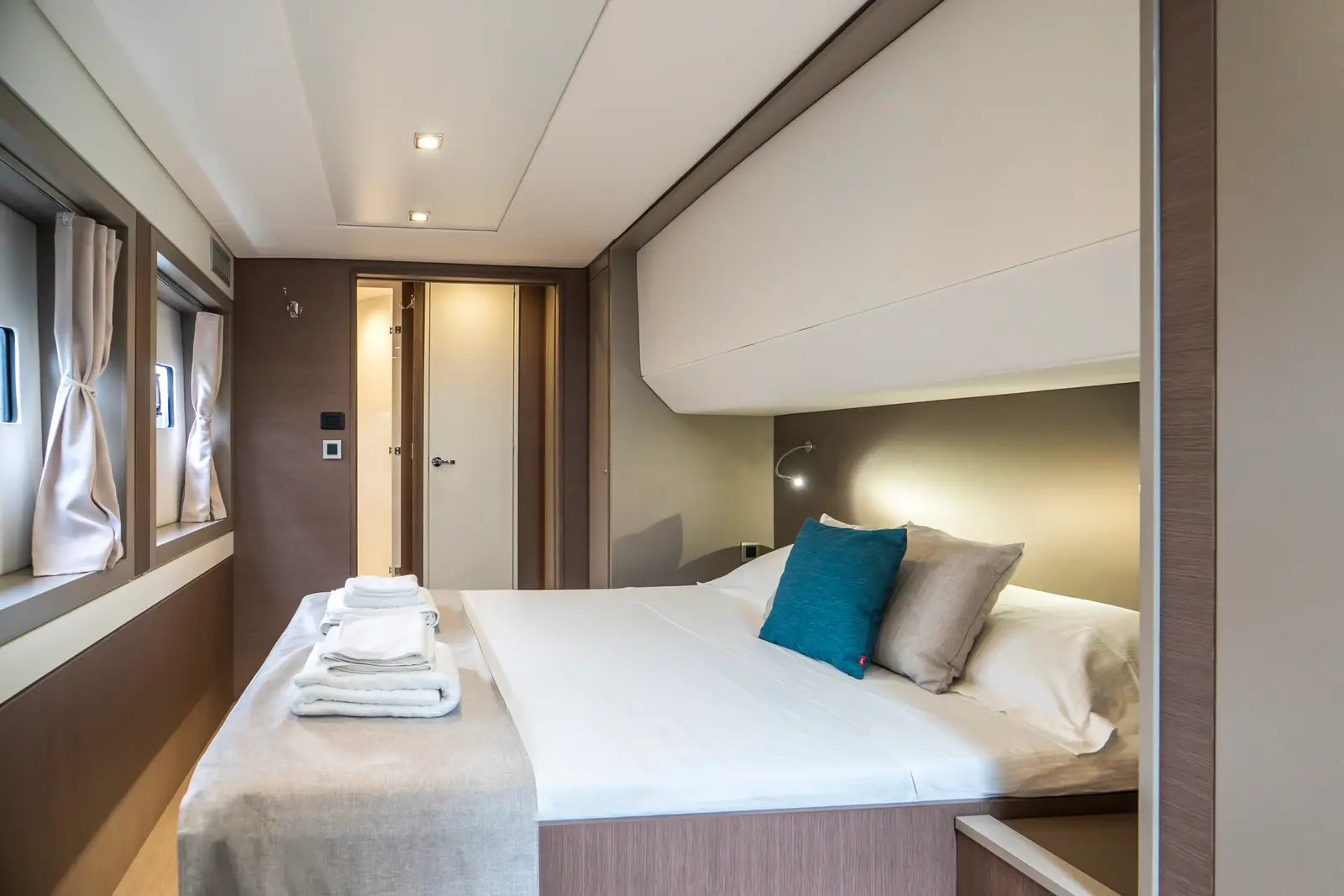 Elena, Master Cabin