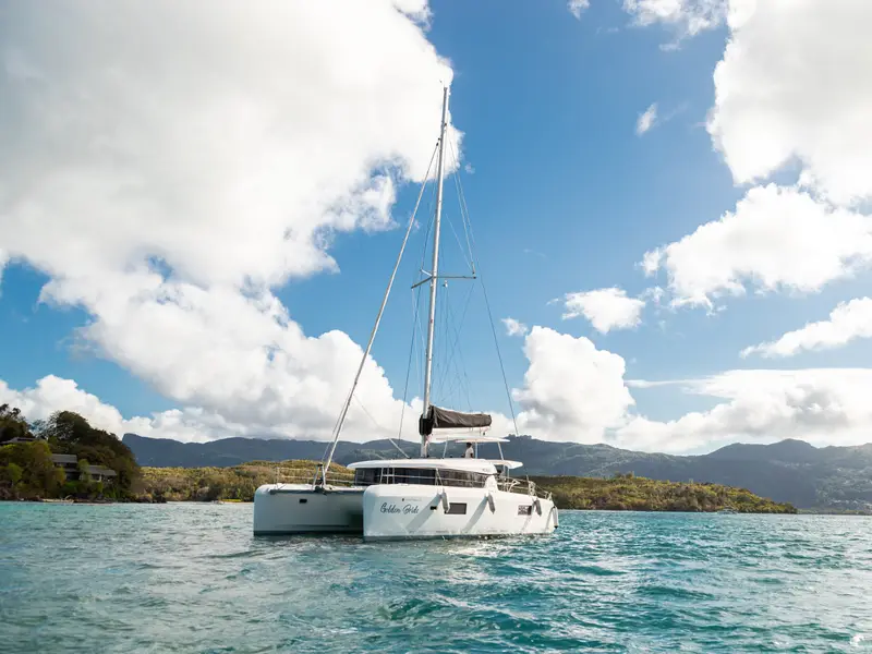 Golden Bride, Lagoon 42