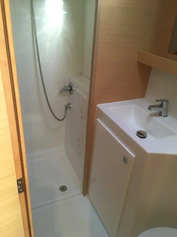 Tigra, Shower