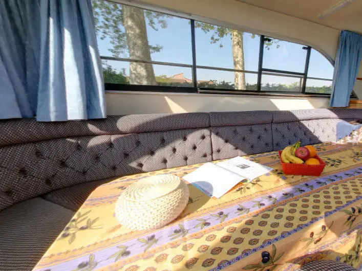 Grand Classique - Budget 8, Interior image