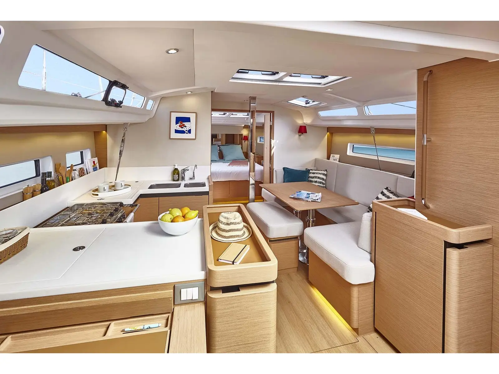 Celtic Breeze, Interior image