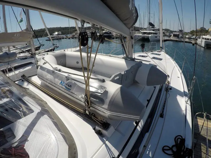 Adelante, Dufour 470