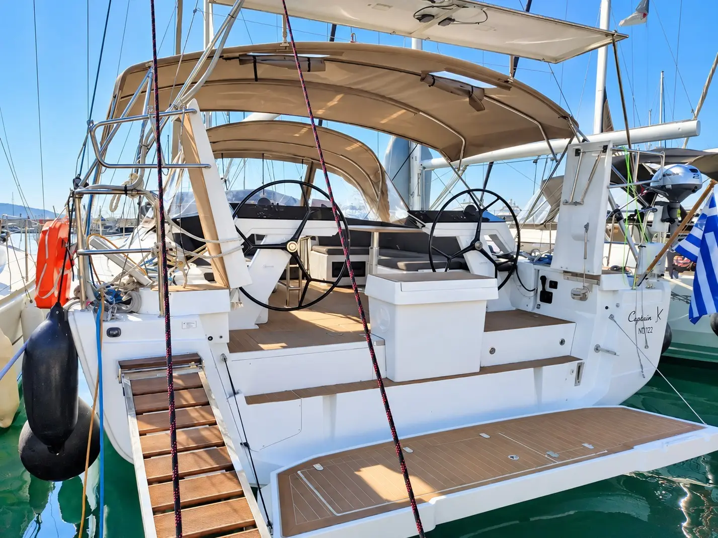 Captain K, Main image