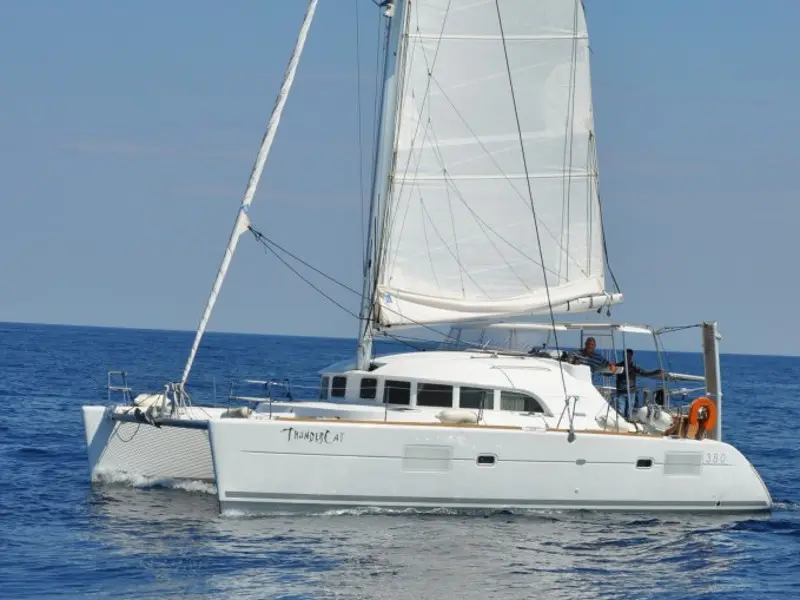 ThunderCat, Lagoon 380