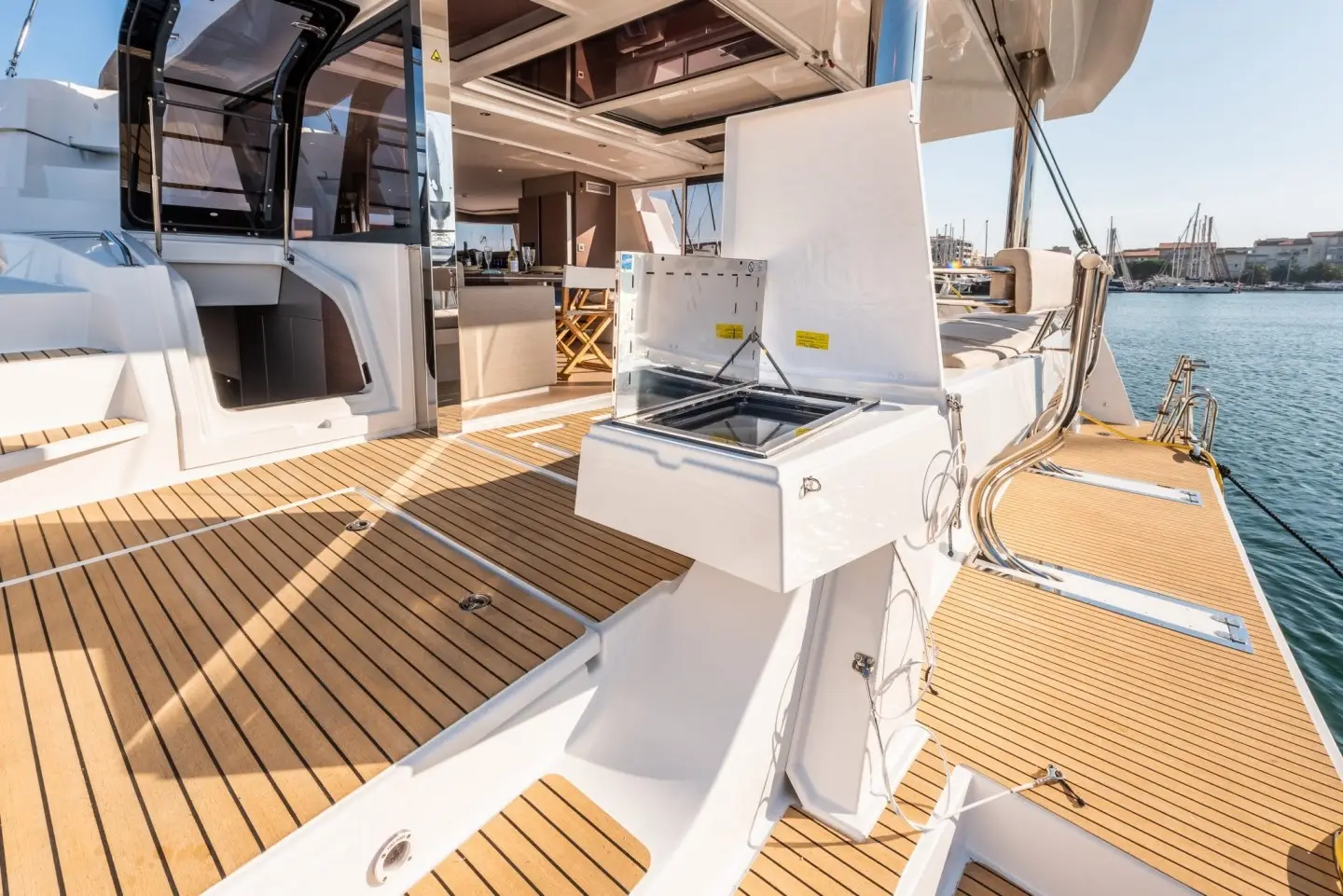MIM OCEAN 2, Grill