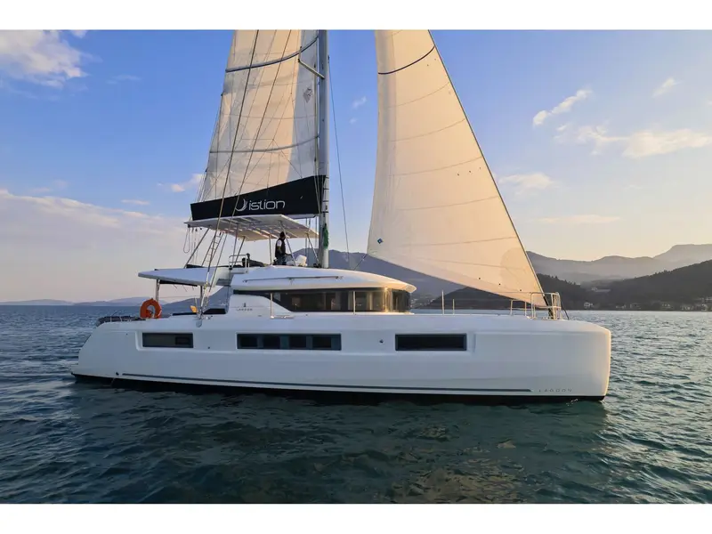 Jupiter, Lagoon 50