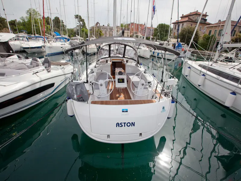 Aston, Foto 4