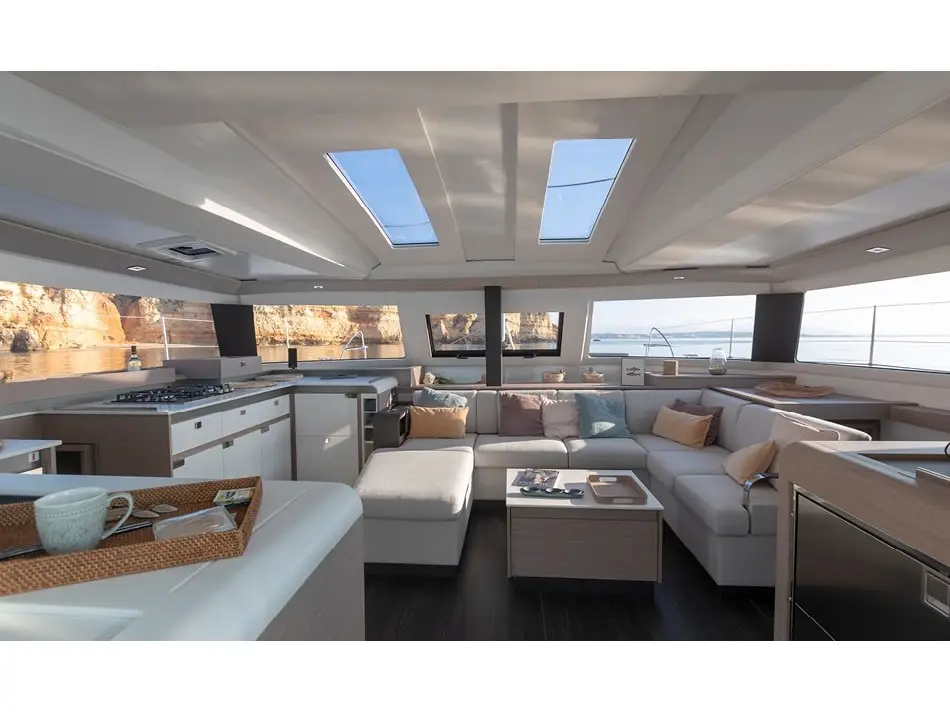 Halle Berry, Interior image