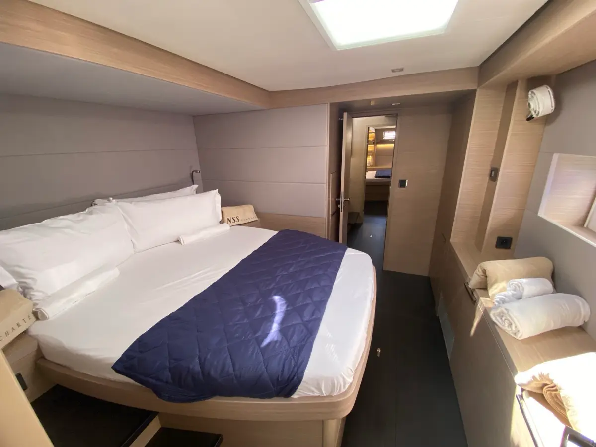 The Moon - FIRST CLASS, Foto 4