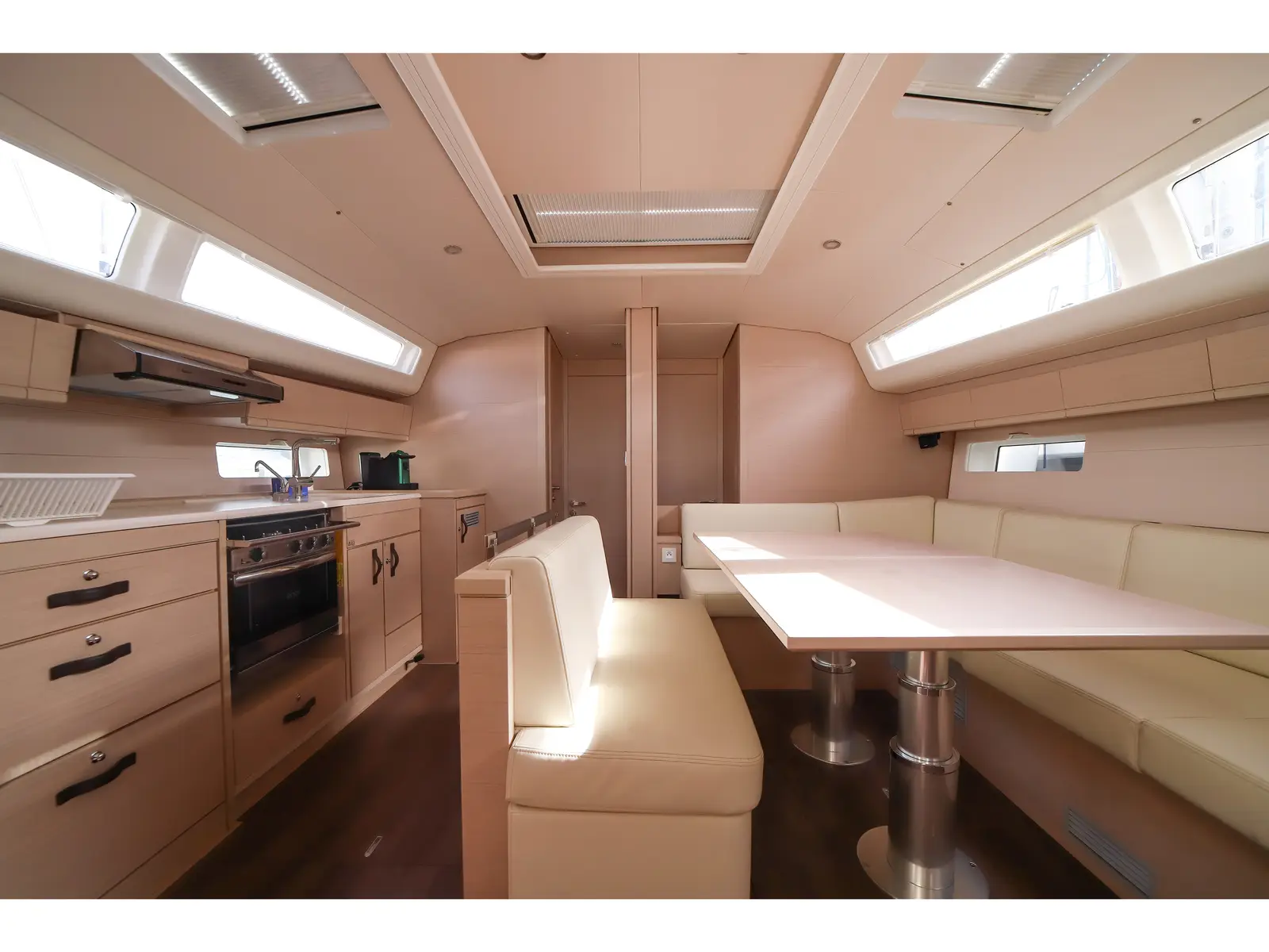 Eleutheria - Premium Line, Interior image