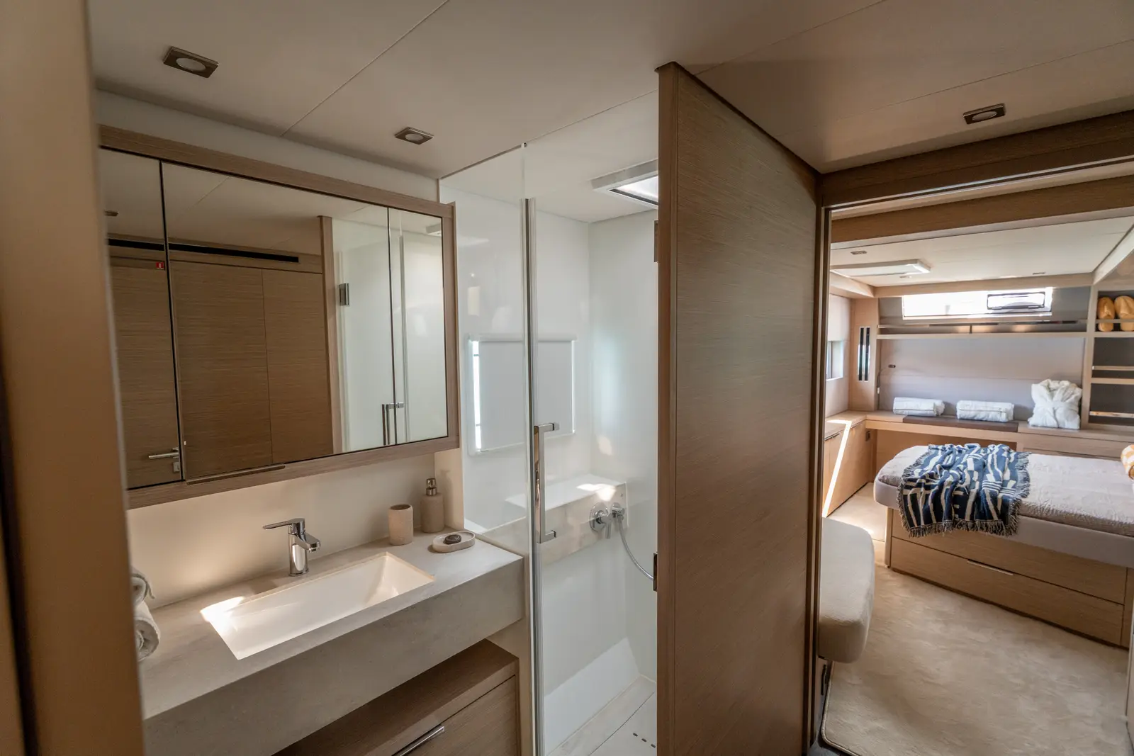 SAILUXE - Vega, Master cabin