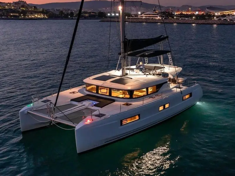 Lumina, Lagoon 46