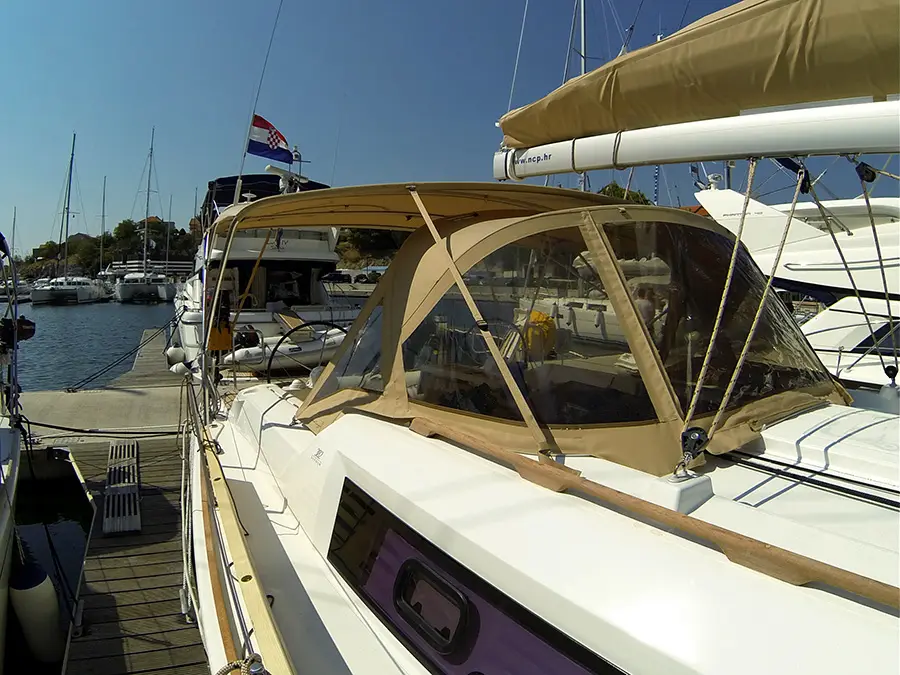 Major Tom, Dufour 382