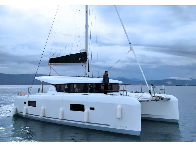 ATHINA, Lagoon 42