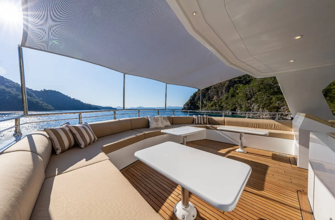 Lila Trawler, Foto 32