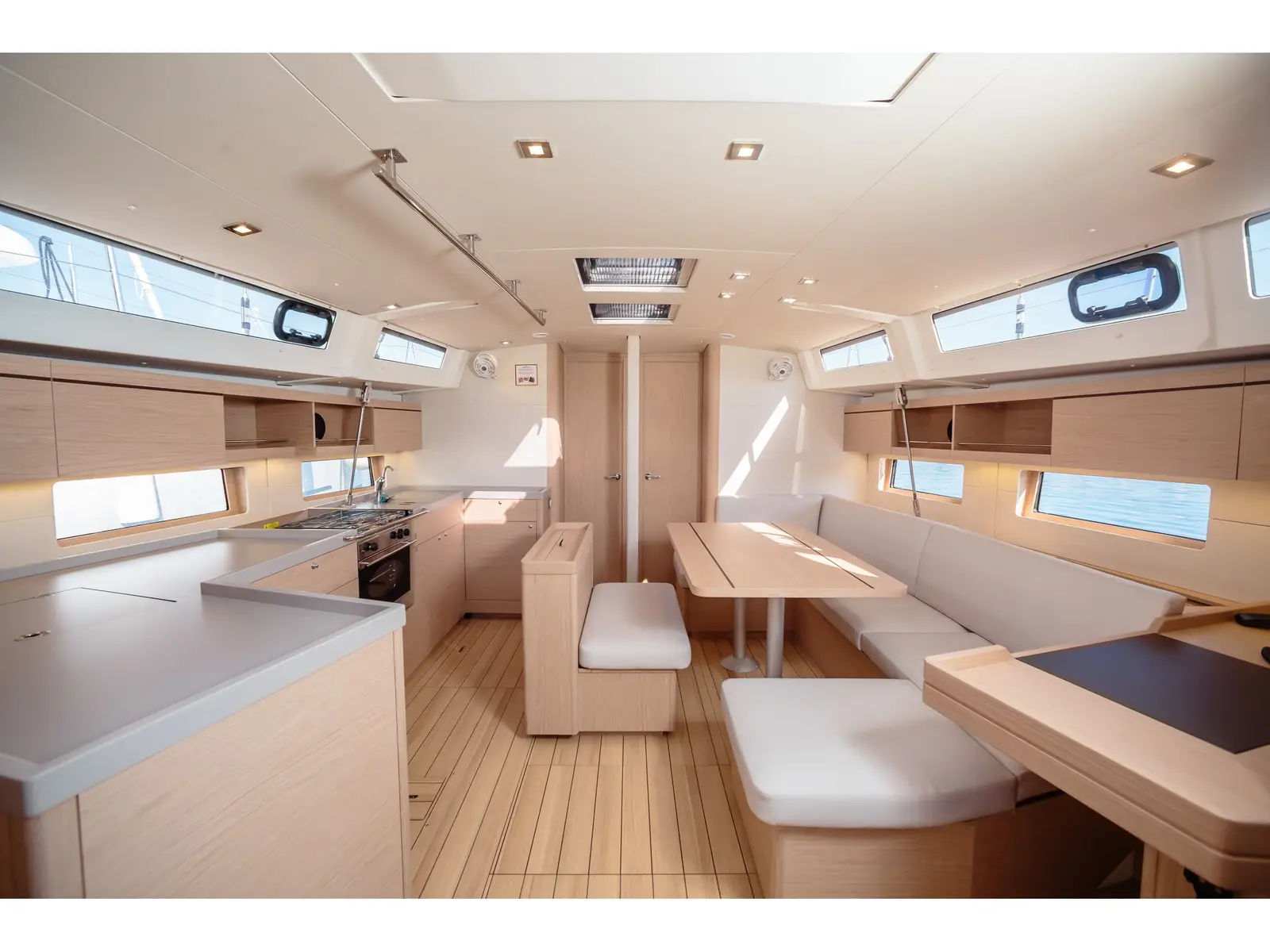 Aletheia - Standard line, Interior image