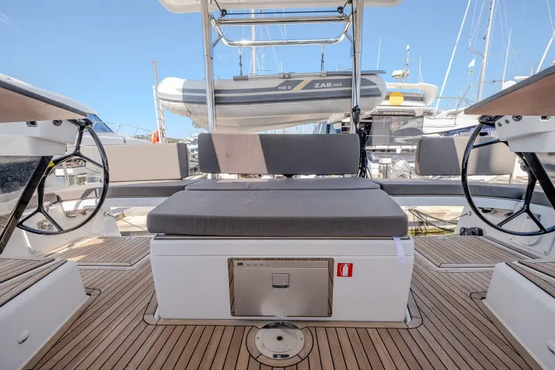 Nada, Dufour 48