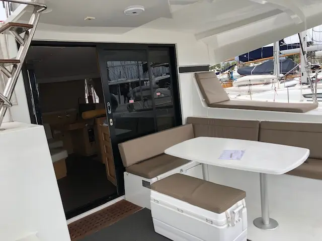 Nyami Nyami, Interior image