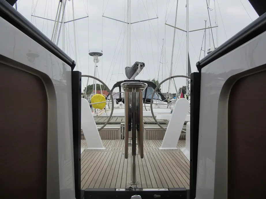 Eight, Hanse 418