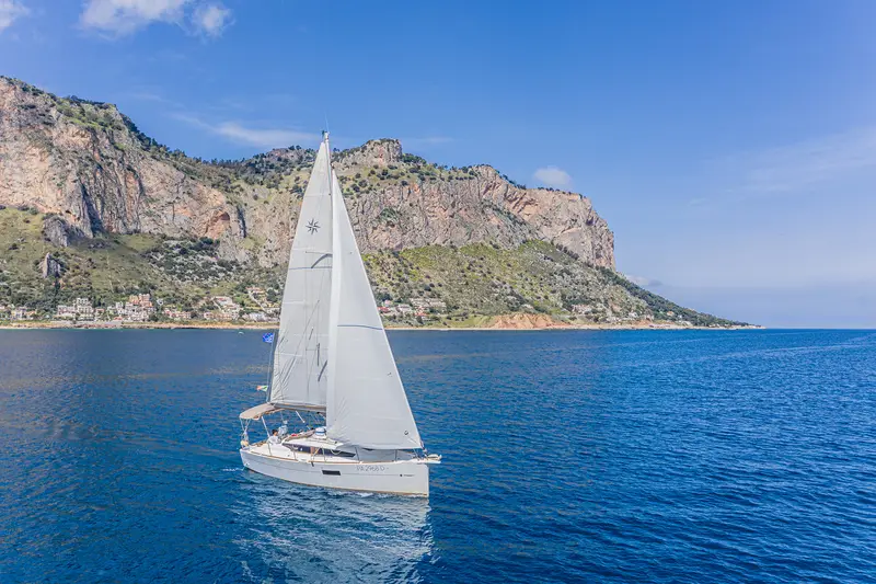 Hija del Viento, Sun Odyssey 319
